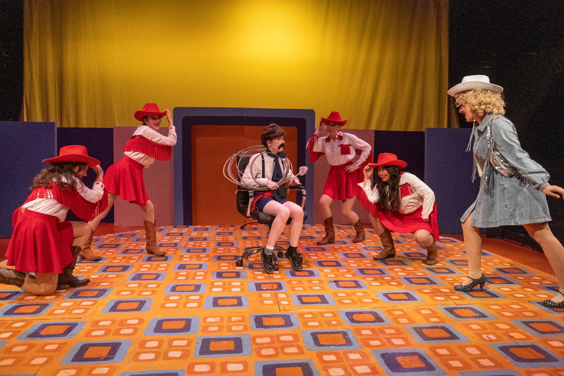 9 to 5 (2025) production photo 6